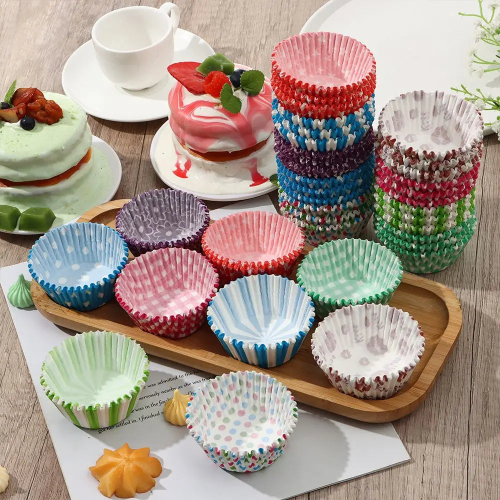 moules cupcakes plastique vert blanc rouge bleu rayures carreaux pois étoiles kiss 100 pièces