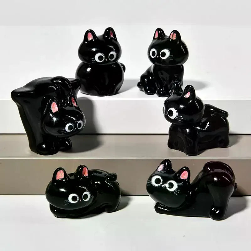 statuettes chats noirs yeux blancs oreilles roses mignon cartoon intérieur décoration ornement maison chambre