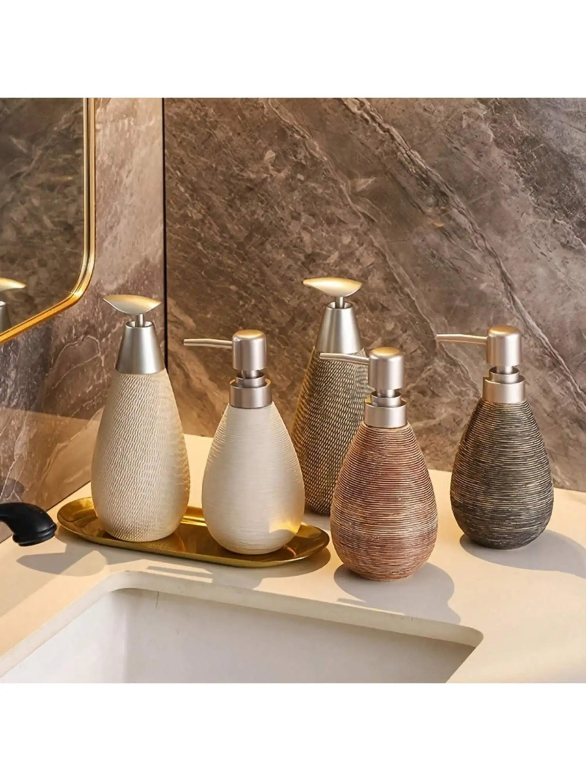 distributeur savon liquide mousse gris métallisé beige moderne élégant texture tissée marron clair foncé
