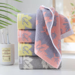 serviettes coton gris rose jaune feuilles stylisées séchage rapide machine moderne clips