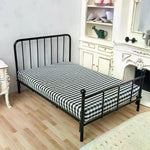 lit poupée résine vintage blanc noir rose tapis étagères armoire meuble multifonctionnel
