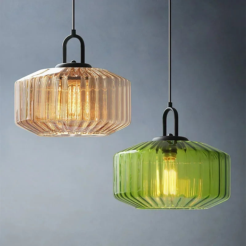 lampe suspendue verre cannelé ambre verte rose moderne minimaliste filament apparent