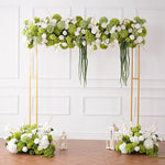 Décoration florale arché vert blanc mariage romantique extérieur classique artificielle feuillets suspension table événement