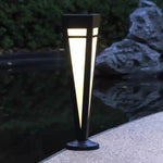lampe led extérieure moderne noire blanche triangles géométriques étanche piquet jardin villa