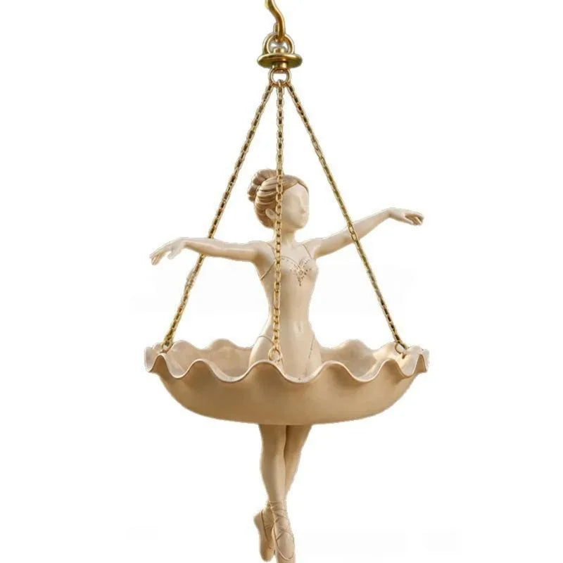 suspension plante forme ballerine chaines dorées crochet intérieur décoration élégante