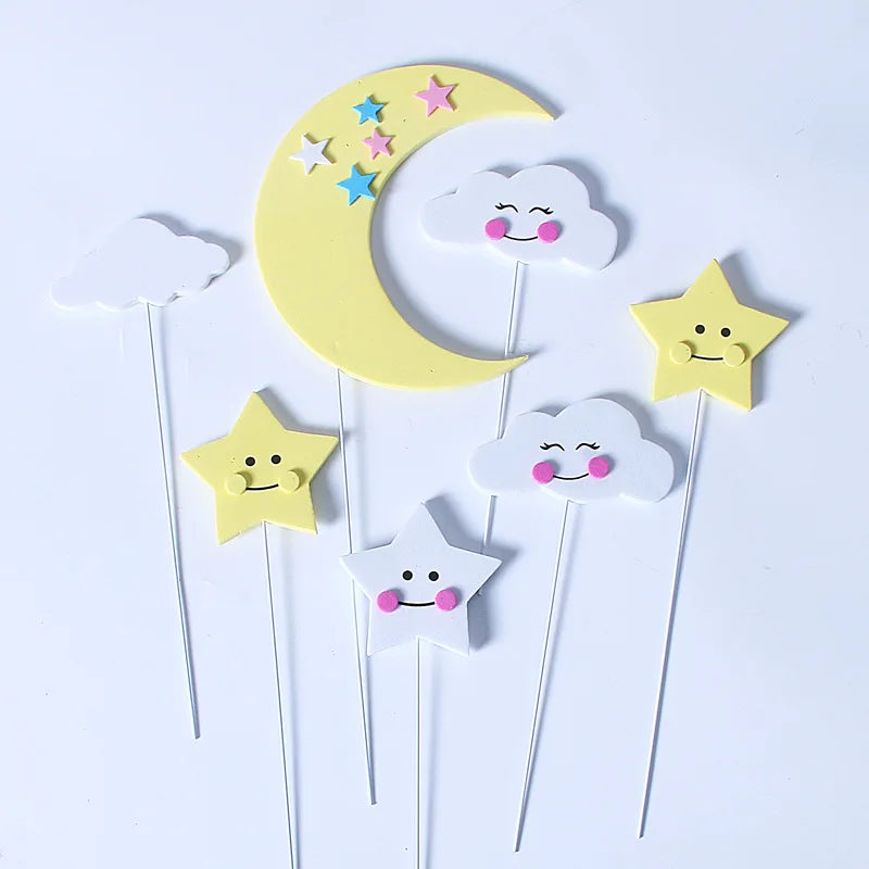 décoration gâteau anniversaire étoiles nuages lune sourire nuit bleu jaune rose
