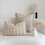 housse coussin géométrique polyester contemporain beige clair décor maison scandinave fixations invisibles carreaux