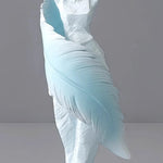 sculpture décorative moderne figure féminine globe lune noir blanc bleu clair résine chambre salon