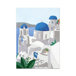 Paysage méditerranéen de Santorin avec ses églises orthodoxes aux dômes bleus et ses maisons blanches typiques sur les pentes abruptes.