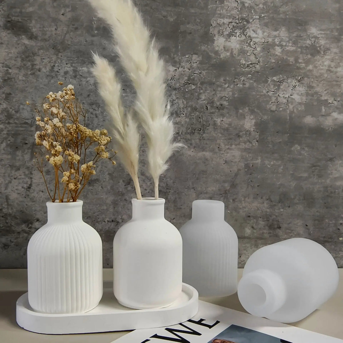 vases silicone blancs rayures verticales modernes décoration bricolage artisanal maison