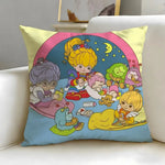 housse coussin vintage cartoon arc ciel personnages étoiles 45x45cm polyester bleu jaune rose noir