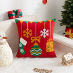 housses coussins brodées noël rennes neige opaques nordique rouge blanc gris festive