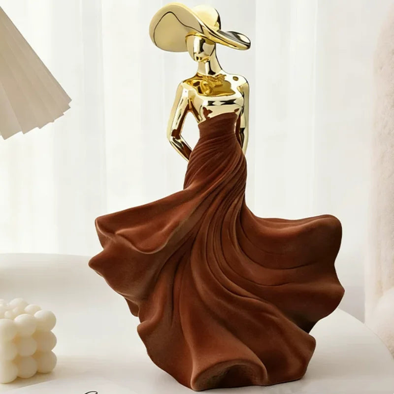 statue moderne or robe chapeau satinée décoration intérieure élégante people moderne résine table
