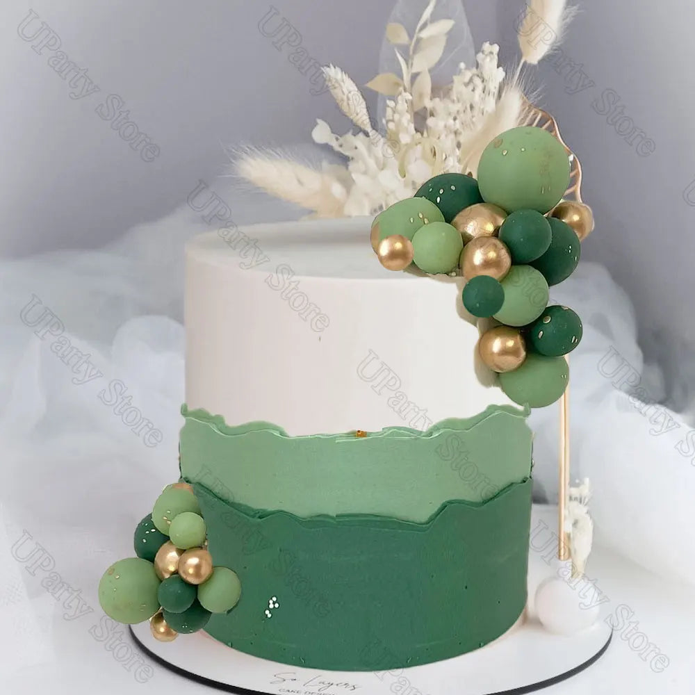 décorations gâteau boules vertes dorées mariage anniversaire moderne élégant festive enfants noël