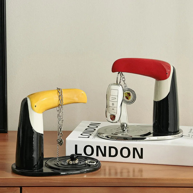 support bijoux toucan moderne noir blanc jaune rouge adhésif porte clés bracelet boucles d'oreilles
