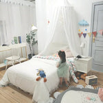 tente lit enfant vert pastel tapis oreillers peluches moderne