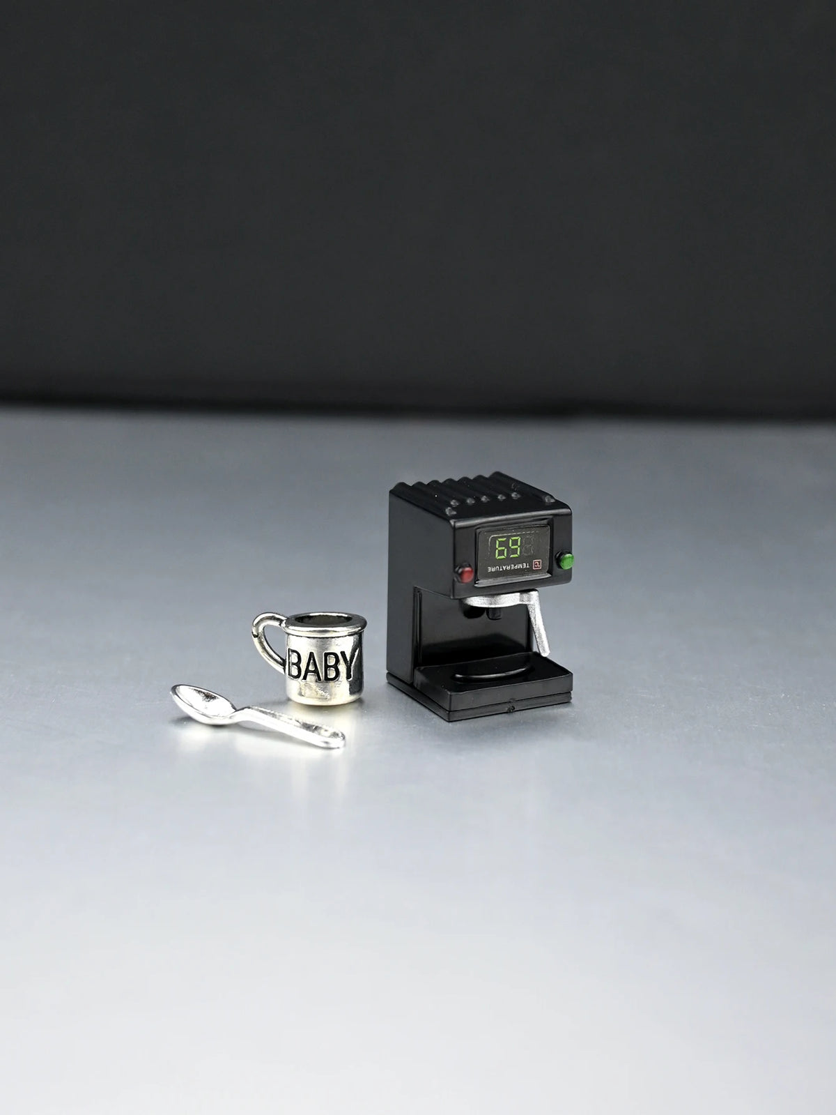 machine miniature noire tasse cuillère décoration intérieure jouet poupée accessoire maison poupée objet promotionnel