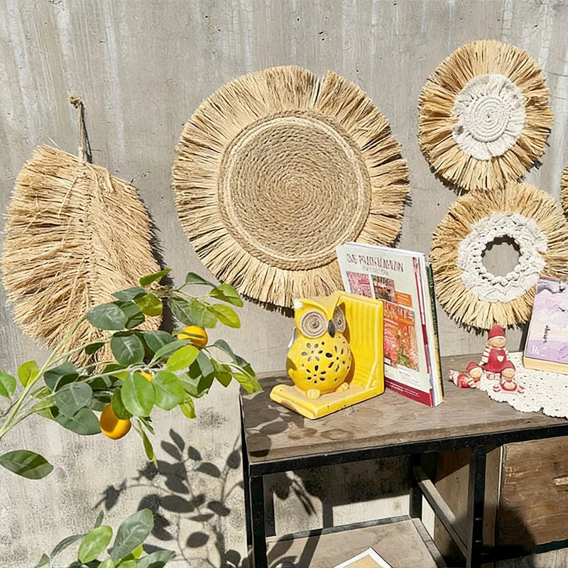 décoration murale bohème plaques raphia naturel spirale franges artisanal chambre moderne