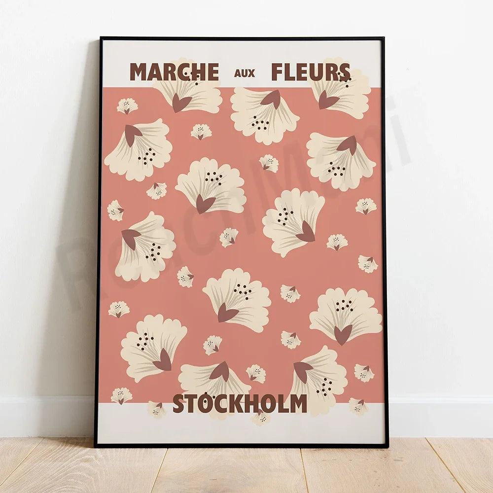 Une affiche illustrant un marché aux fleurs à Stockholm, avec un motif floral stylisé en tons de rose et de crème.