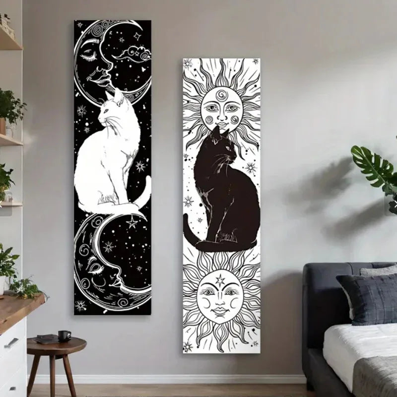 tapisserie art noir blanc chats soleils lunes motifs floraux contemporains décoration murale bohème rétro