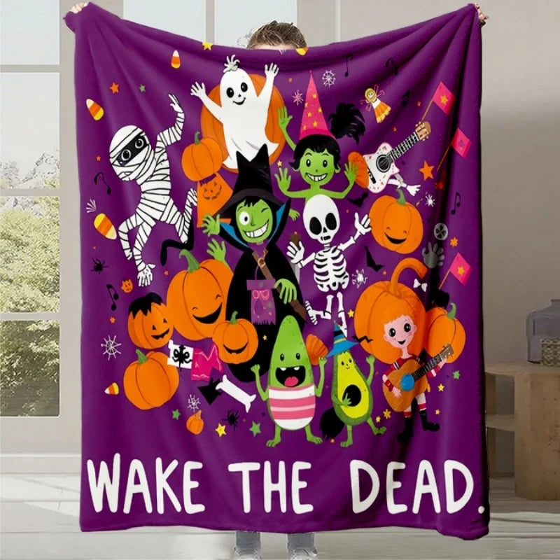 Motif Halloween coloré avec de nombreux personnages de monstre, de citrouille et de squelette sur un fond pourpre avec le texte "Wake the dead".