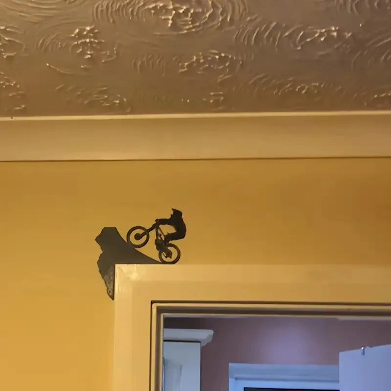 sculpture murale moderne silhouette cycliste noir adhésif abstraction intérieur décoration