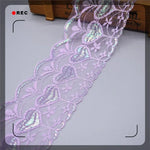 ruban dentelle rouge blanc rose bleu clair coeurs motifs floraux texture fine translucide classique