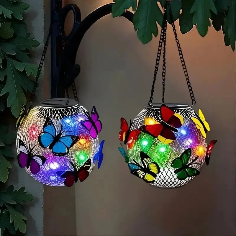 Lanterne solaire suspendue moderne papillons colorés chaîne métallique filet transparent patio jardinextérieur