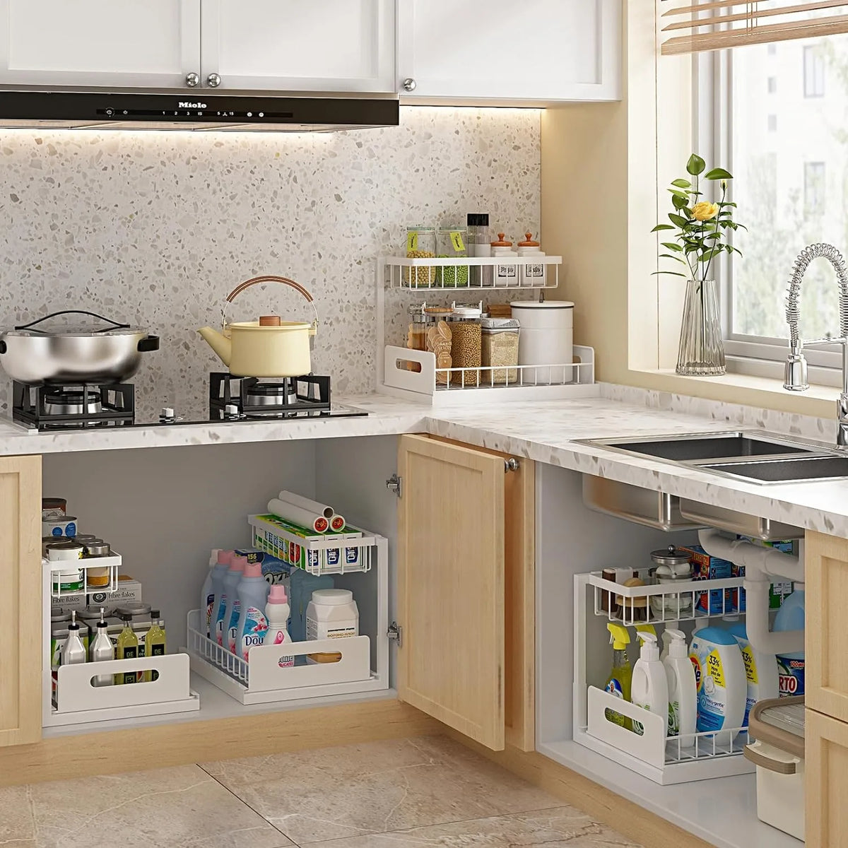 rangements étagères sous évier blancs grille métallique pull out storage moderne pratique fixations murales