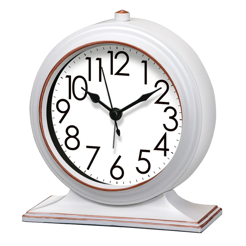 horloge vintage marron foncé cadran blanc aiguilles métalliques alarme quartz rechargeable brillant chambre salon