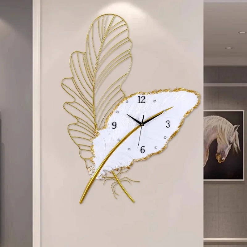Horloge murale numérique LED éclairée dans un intérieur