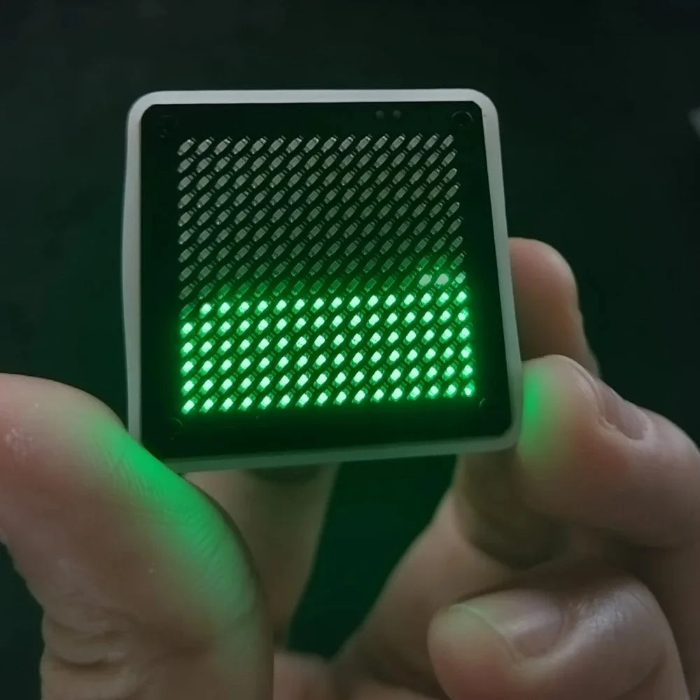 décoration ambiance led écran liquide boitier granuleux vis usb technologique minimaliste