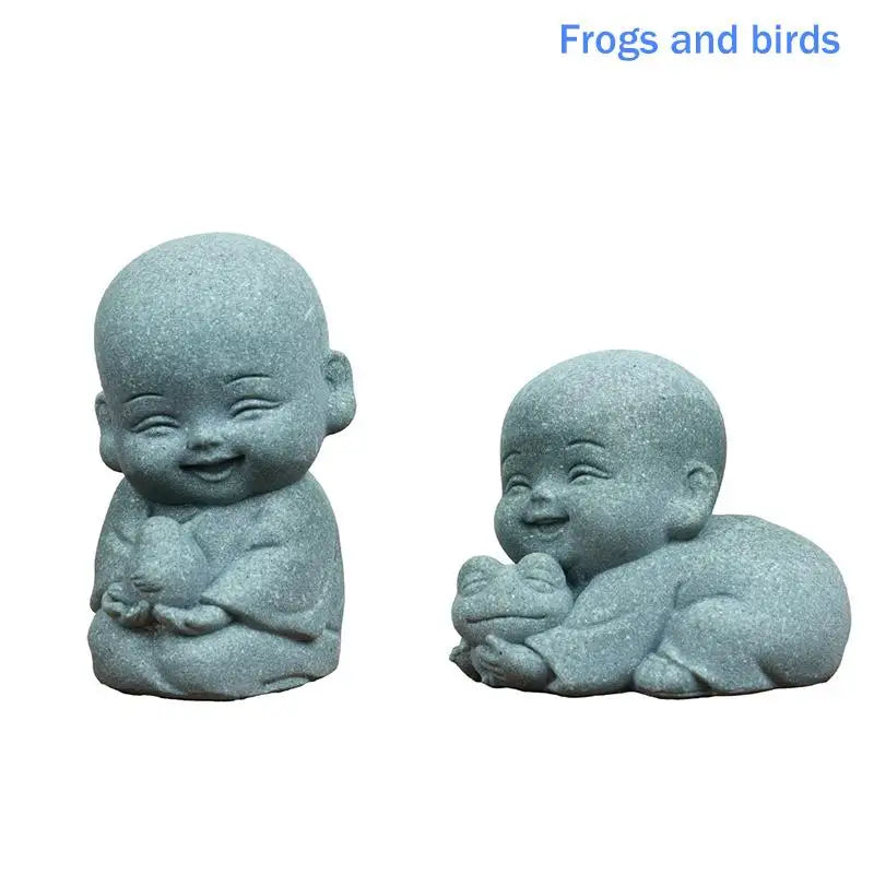 statues moines résine gris texture granulée art artisanal jardin zen serein souriantextérieur decoration
