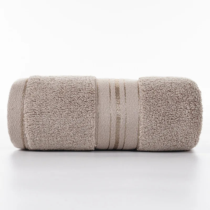 serviettes bain coton absorbantes douces rose clair gris blanc beige bleu marine rayures dorées