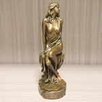 statuette féminine dorée nu assis cuivre sculptural décoration intérieure antique ornement tendance arts décoratifsOpaque