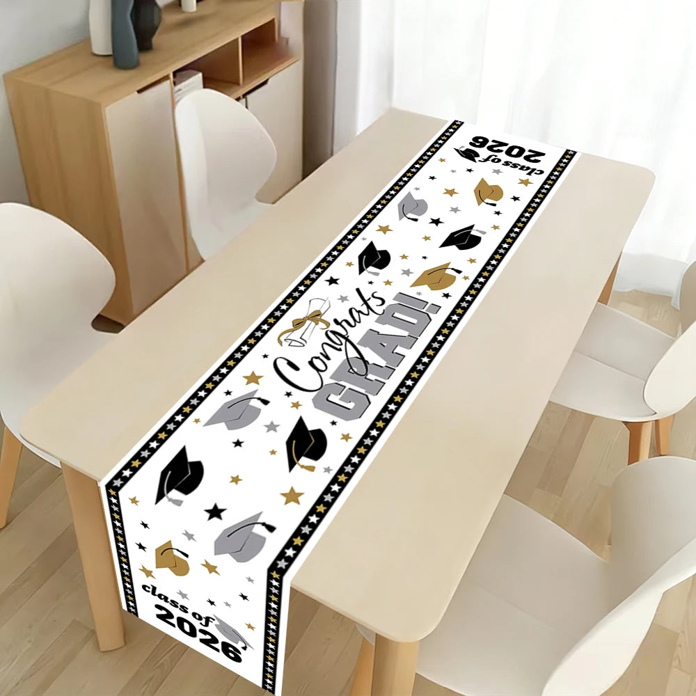 table runner graduation étoiles casquettes congrats grad class 2026 blanc or argent polyester festif