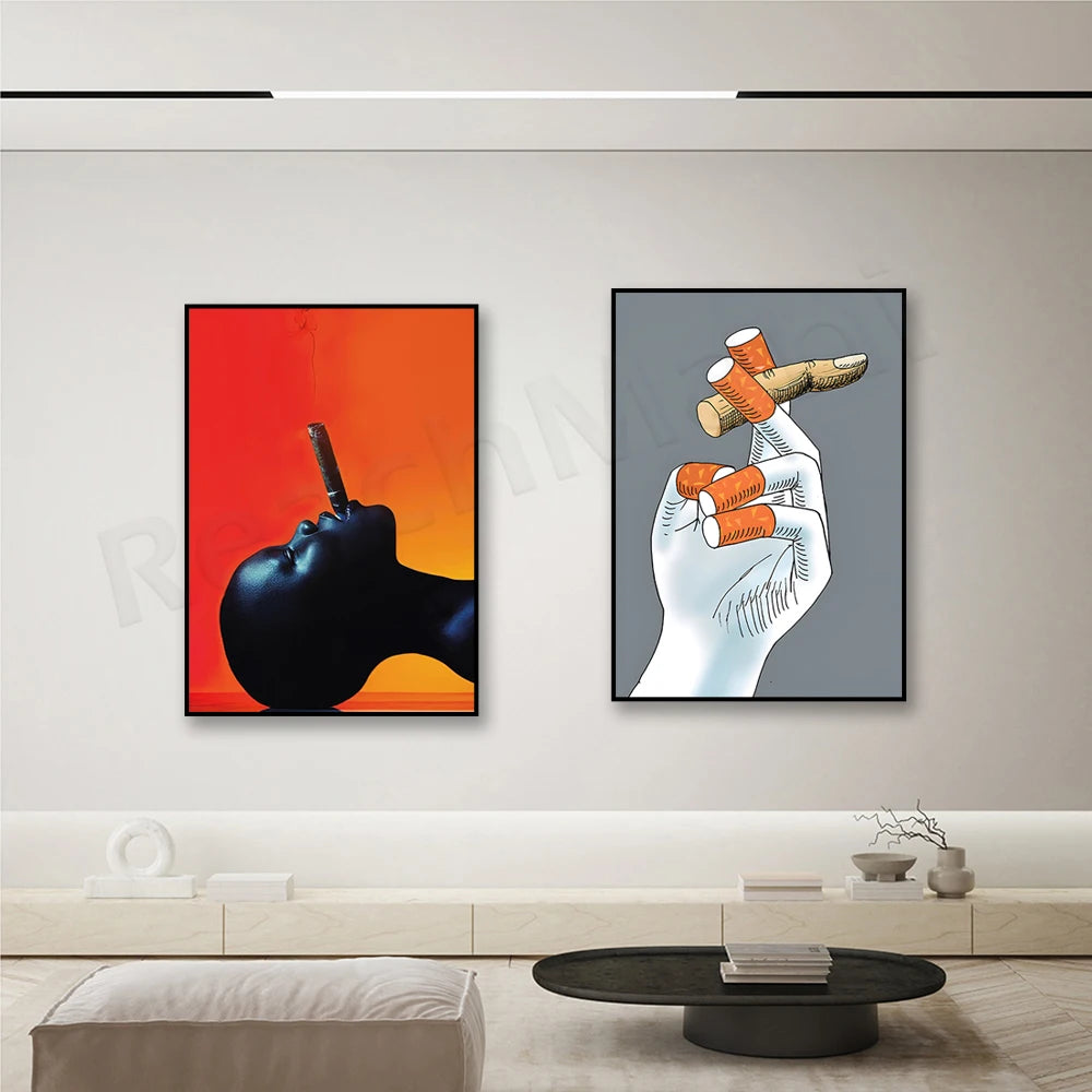 Des images affichées dans un intérieur minimaliste, avec des œuvres graphiques contrastées mettant en scène des formes et des gestes.