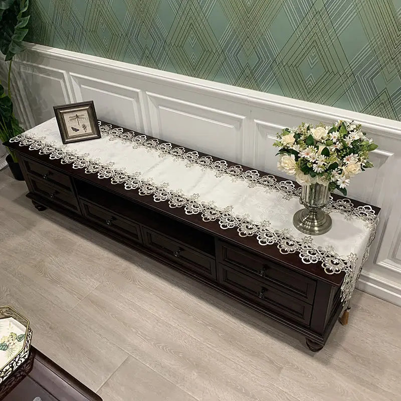 chinois artisanal brodé fleur polyester blanc beige classique élégant pompon table maison