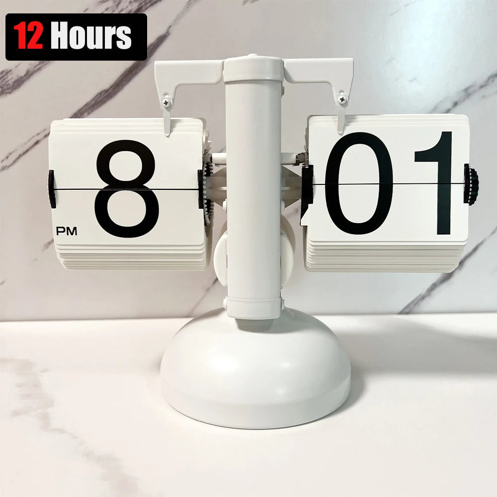 horloge cadran rotatif vintage noir blanc rétro pied circulaire chiffres noirs fond blanc