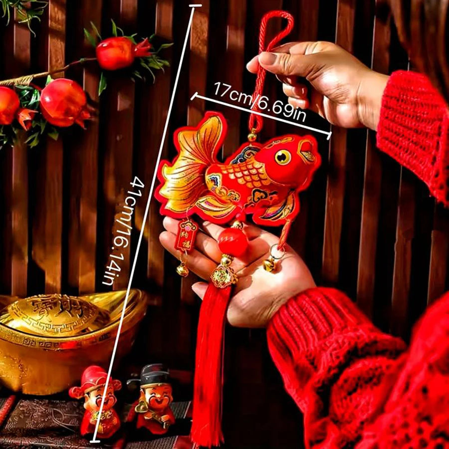 décorations suspendues rouges broderies chinoises ornements floraux symboles chance clochette dorée cordon rouge opacité