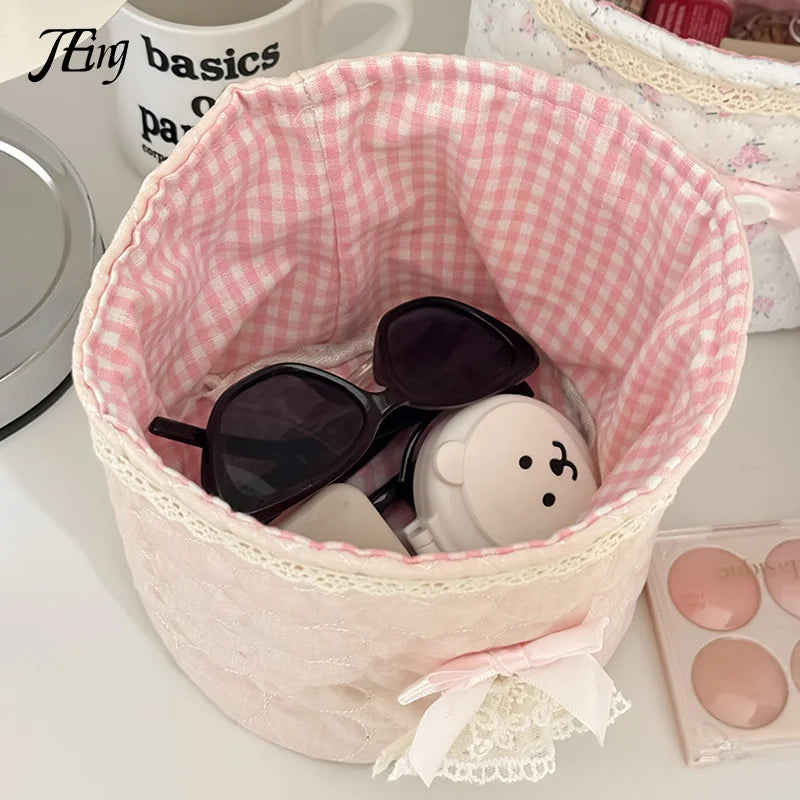 panier rangement vintage rose clair gris bleu carreaux rayures floral doux jouets accessoires chambre
