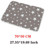 tapis imperméable bébé étoiles gris blanc moderne anti fuite hygiène changement couche réutilisable