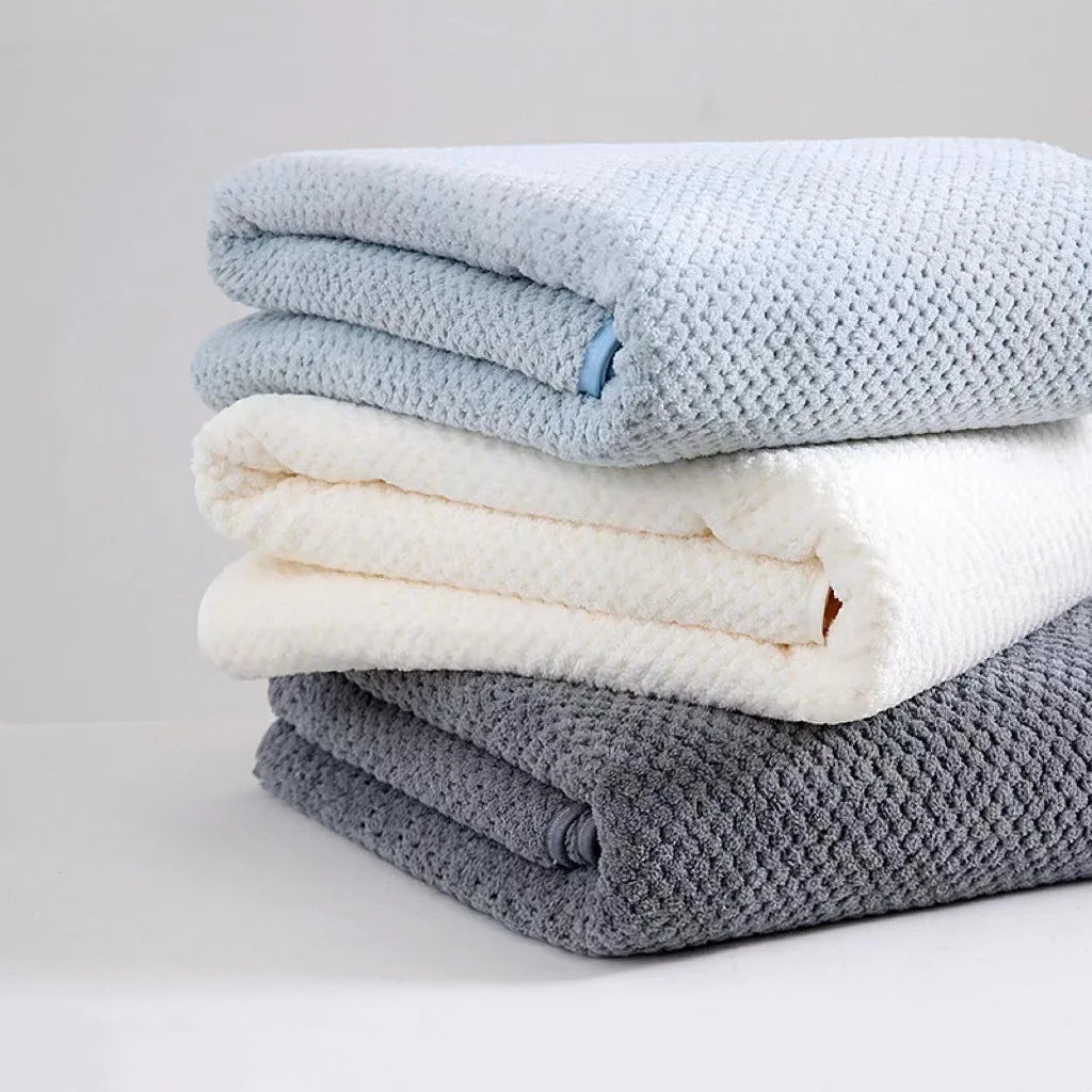 serviette bain microfibre séchage rapide motif points couleurs gris rose blanc bleu clair douce