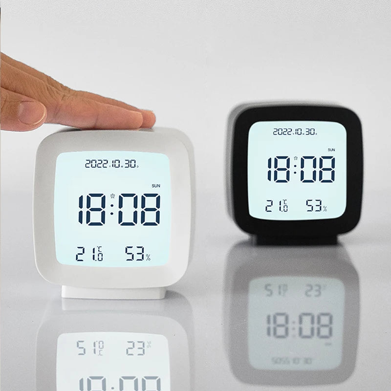 horloge numérique moderne affichage date heure température humidité blanc mat