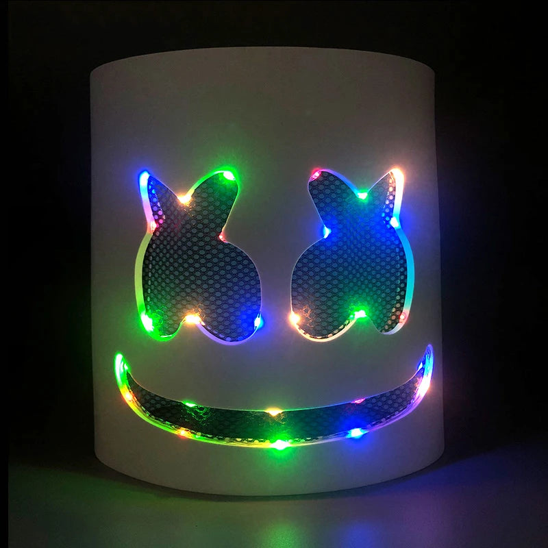masque lumineux cosplay marshmello blanc noir souriant oreilles lapin texturé moderne câble électrique