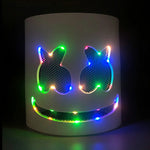 masque lumineux cosplay marshmello blanc noir souriant oreilles lapin texturé moderne câble électrique