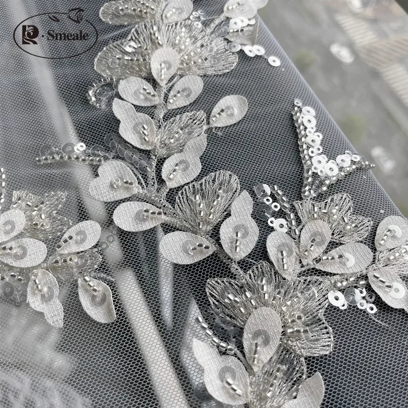 tissu décoratif gris clair feuilles relief sequins semi transparent brodé élégant polyester 150cm 128cm