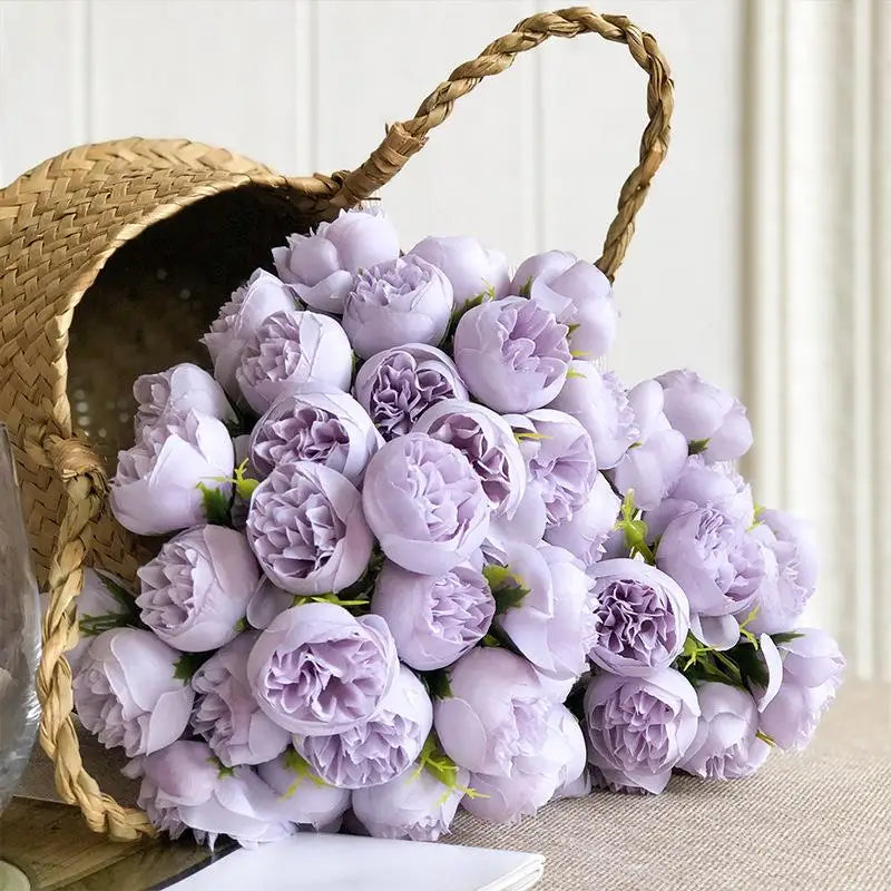décoration intérieure moderne bouquet fleurs artificielles rose clair blanc violet