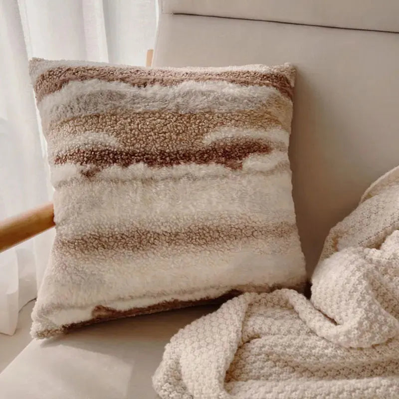 housse coussin peluche carré moderne rayures horizontales beige marron blanc 45x45cm
