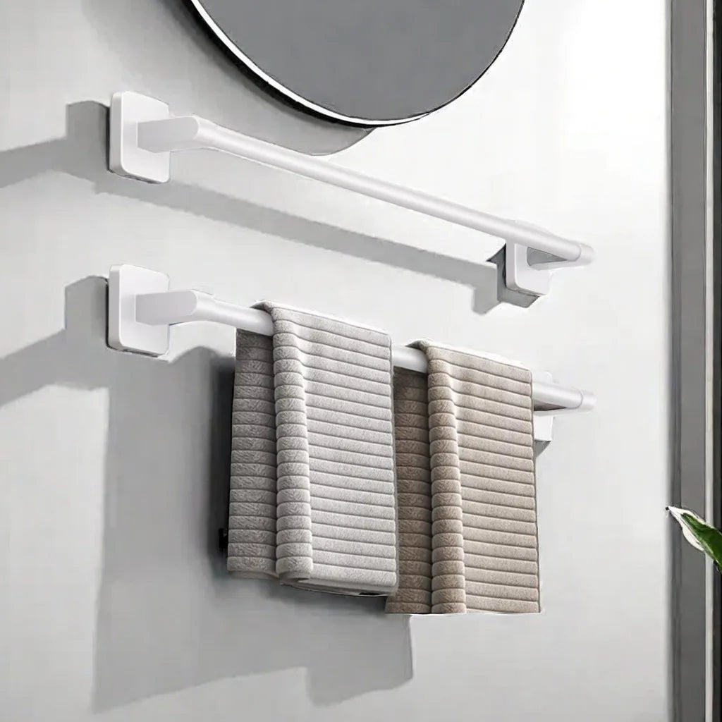porte serviettes mural moderne adhésif noir gris blanc serviettes tissu beige bordure dorée salle